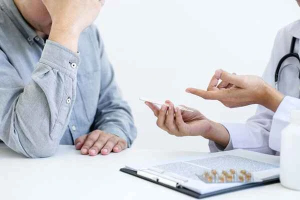 What medications can be used to control intestinal polyps?