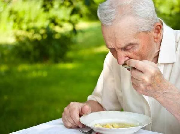 Does an elderly person with intestinal obstruction have a very smelly house?