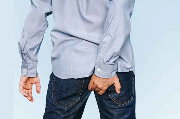 What are the symptoms of colorectal cancer?